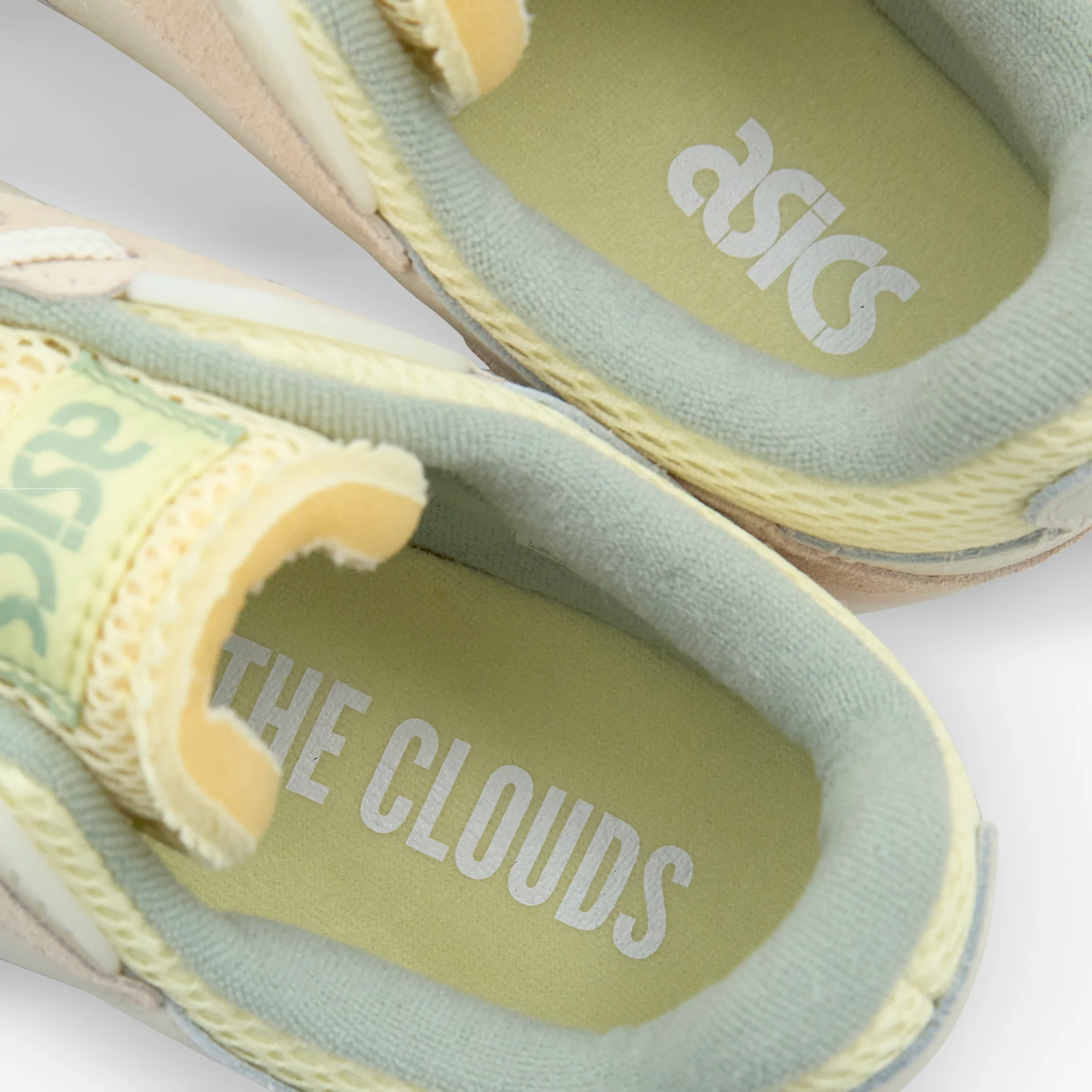Above The Clouds Skycourt - Image 4