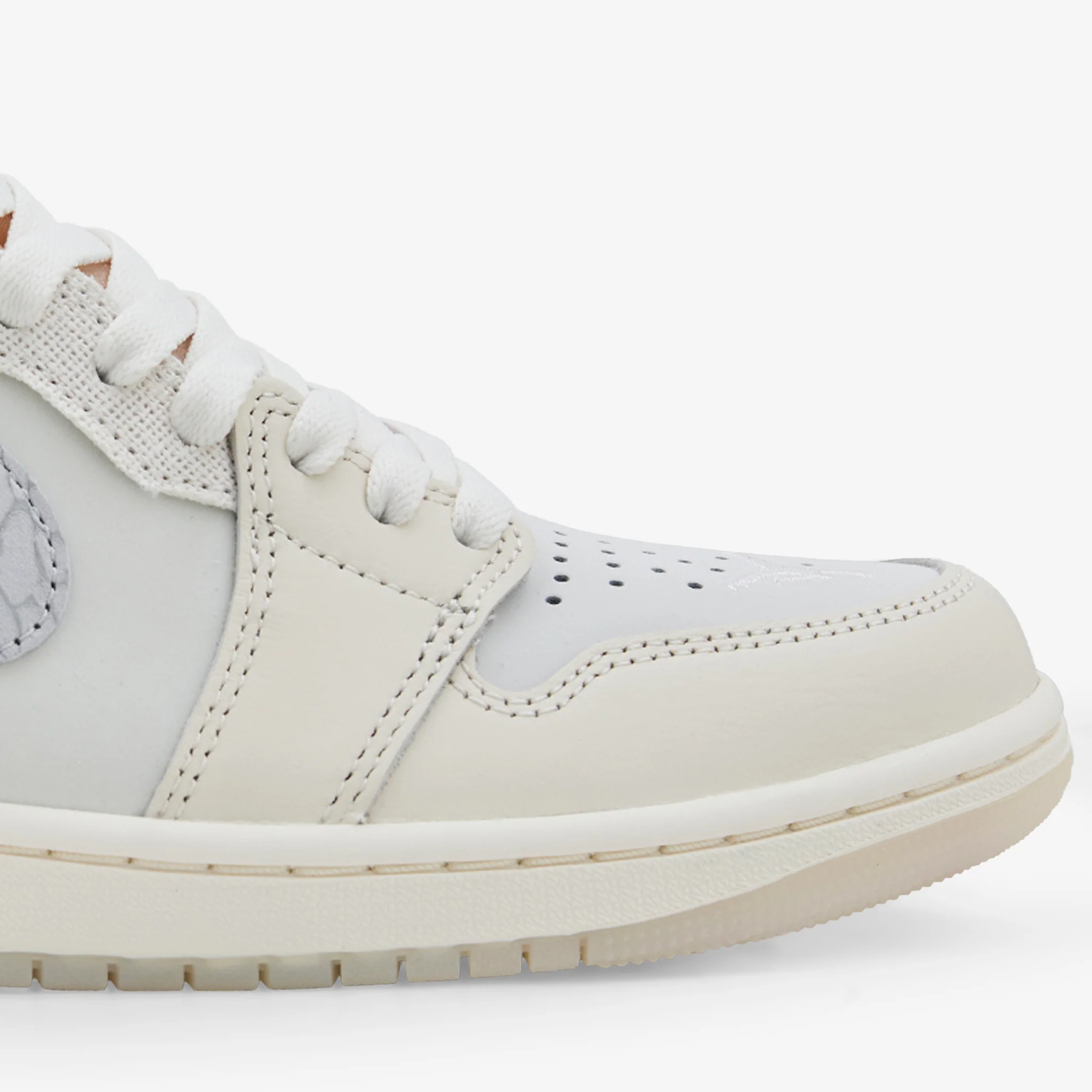 Air Jordan 1 Retro High OG Sail | University Red | Pale Ivory - Image 5