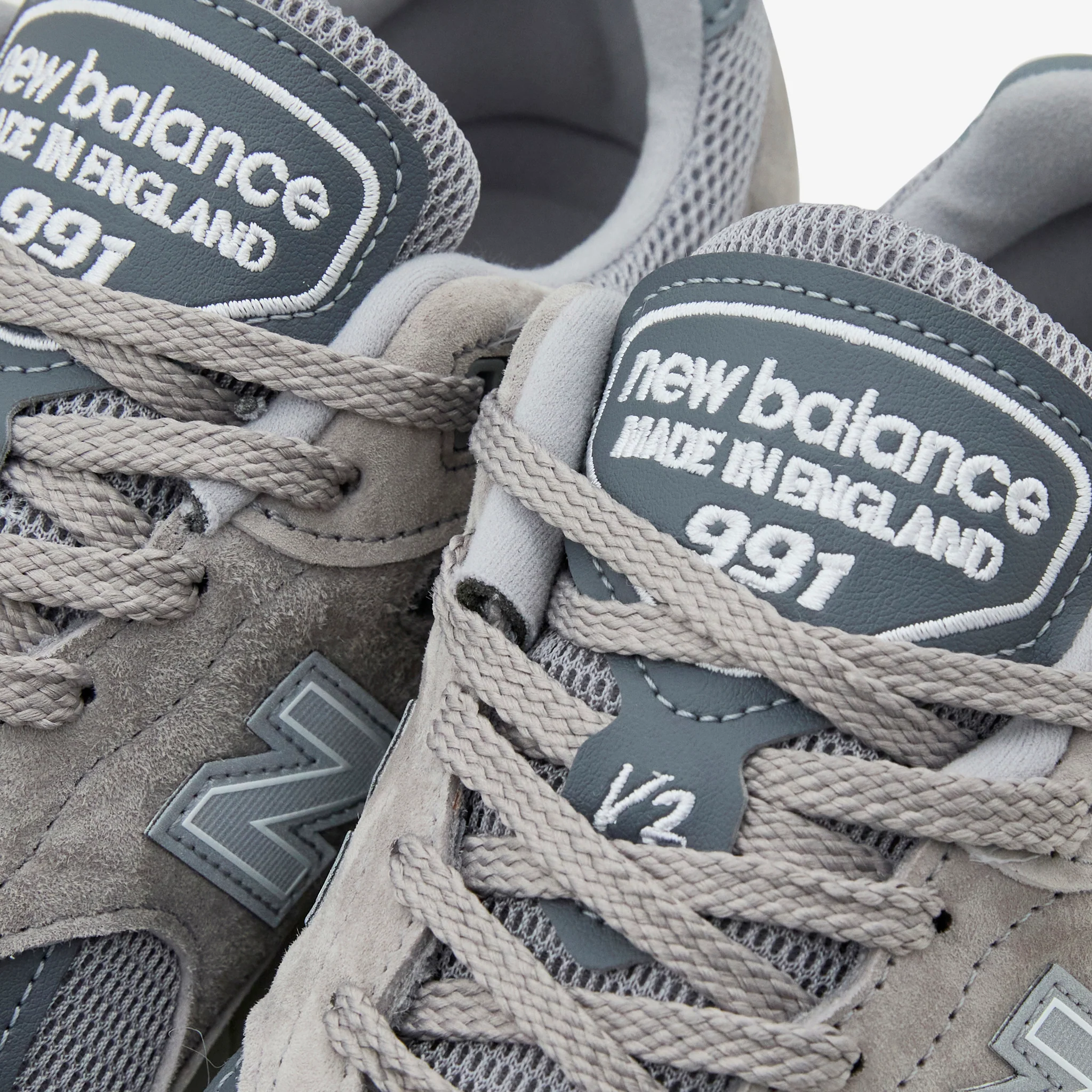 Made in UK 991v2 Dove | Alloy | Silver - Image 5