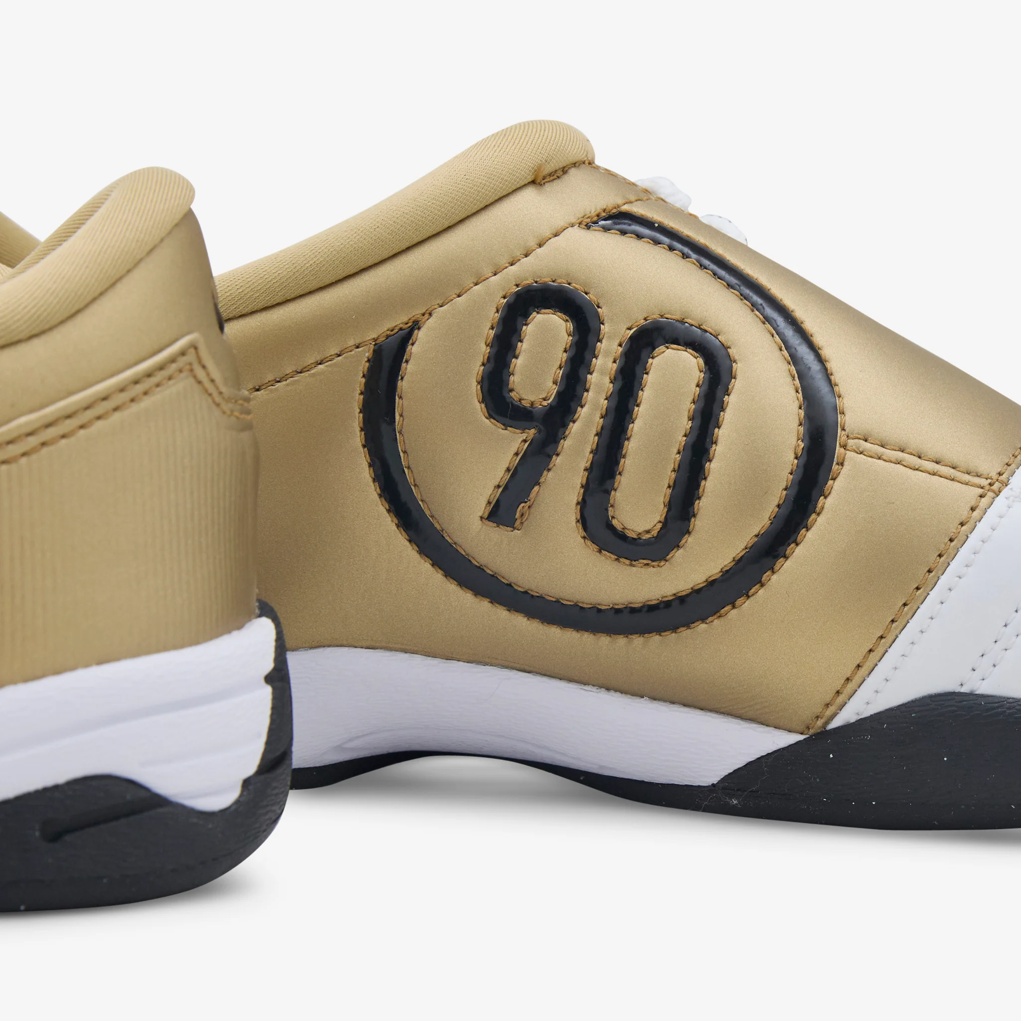 Total 90 White | Black | Metallic Gold - Image 4